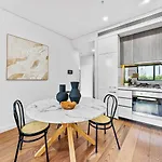 Modern Oasis In Waterloo