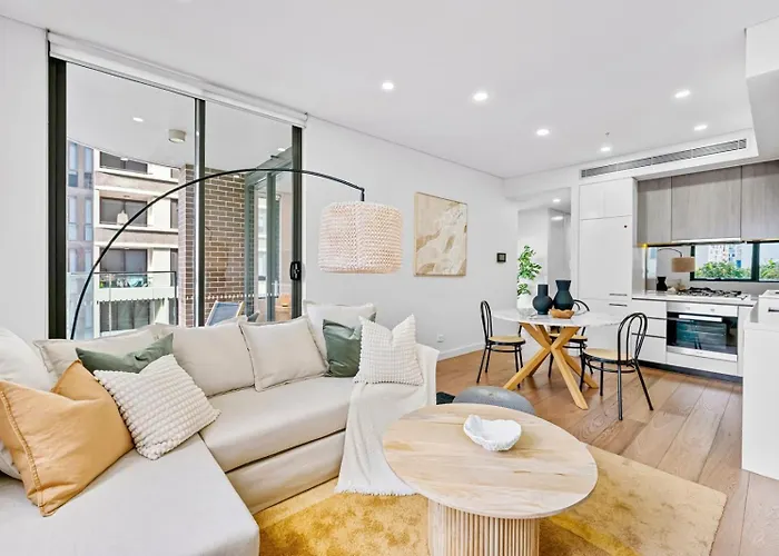 Modern Oasis In Waterloo